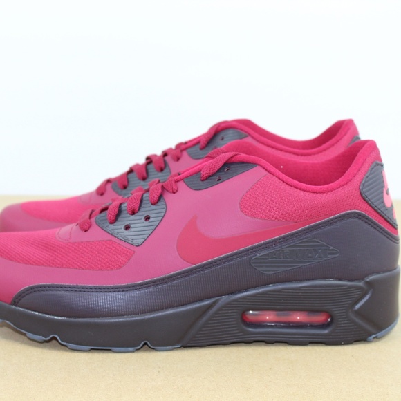 Nike Air Max 90 Ultra 2.0 Essential Athletic Shoe - Picture 3 of 7